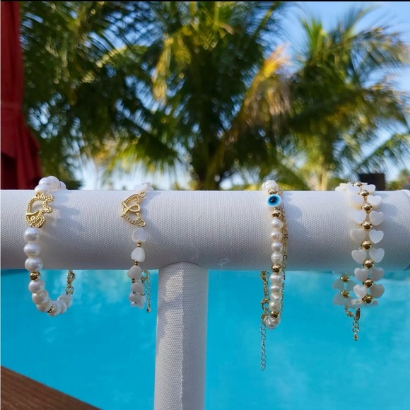 Bracelets - Picture 1 of 1